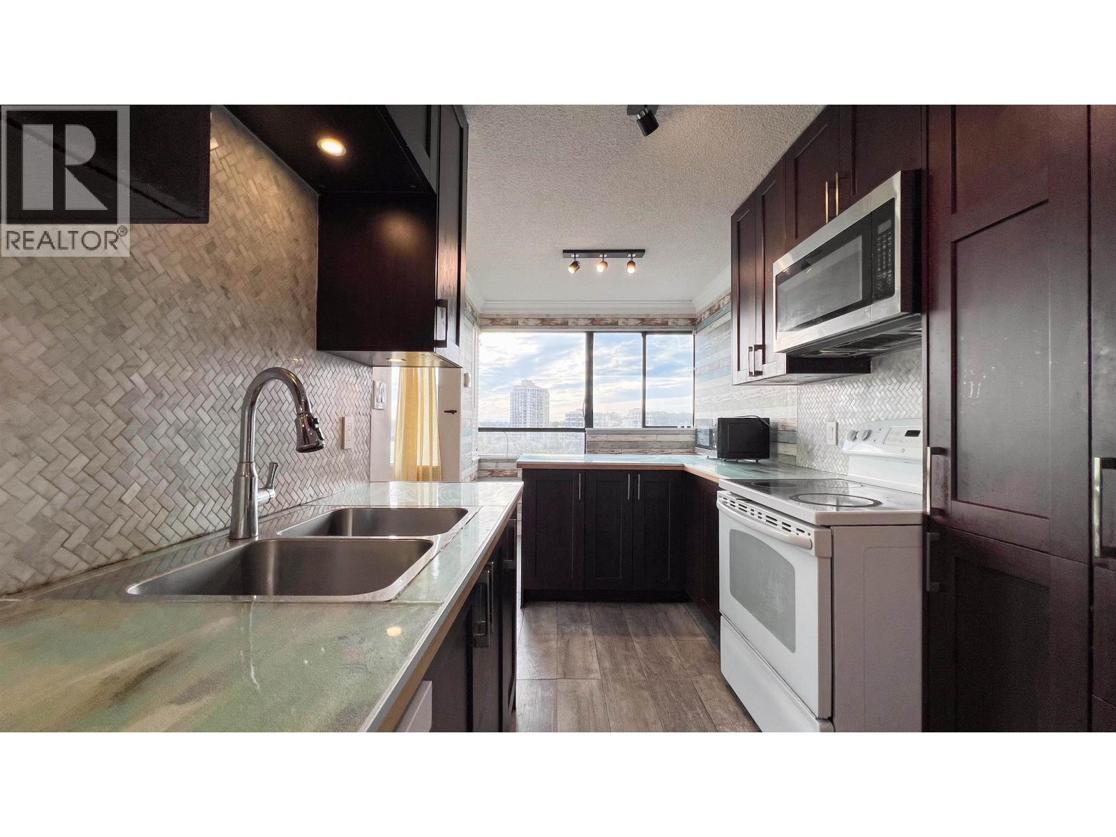 207 1026 Queens Avenue, New Westminster, British Columbia  V3M 6B2 - Photo 9 - R3057538