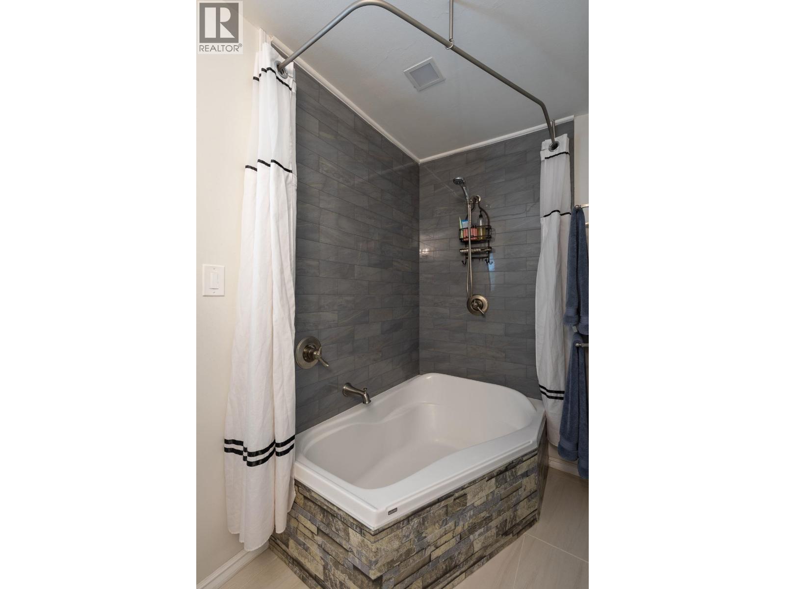 13055 238 Street, Maple Ridge, British Columbia  V4R 2S4 - Photo 22 - R3057508