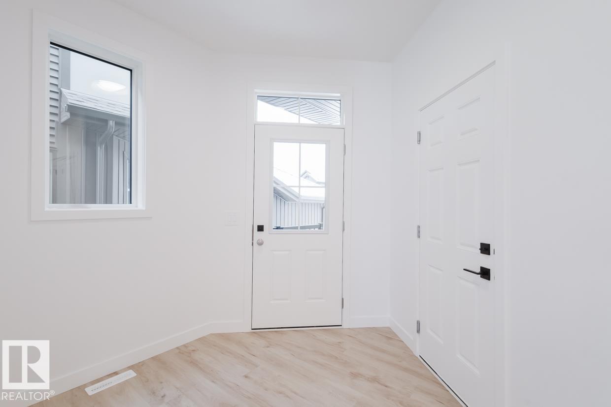 2130 Crossbill Ln Nw, Edmonton, Alberta  T5S 0W3 - Photo 2 - E4461742