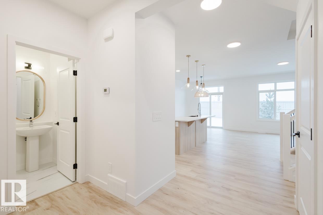 2130 Crossbill Ln Nw, Edmonton, Alberta  T5S 0W3 - Photo 3 - E4461742
