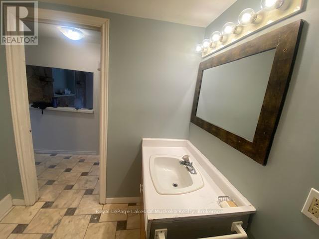 590 Pinedale Road, Gravenhurst, Ontario  P1P 1M1 - Photo 10 - X12457048