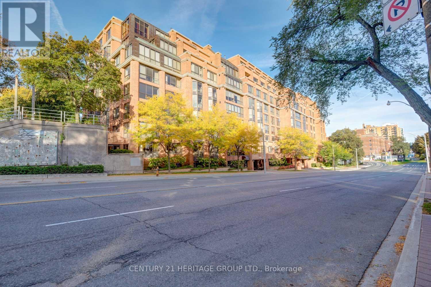 101 - 2900 YONGE STREET, Toronto, Ontario