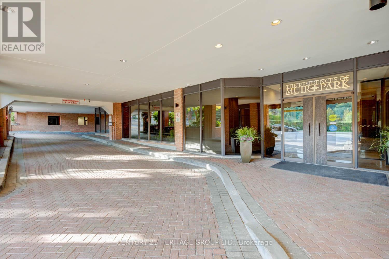 101 - 2900 Yonge Street, Toronto, Ontario  M4N 3N8 - Photo 2 - C12425173