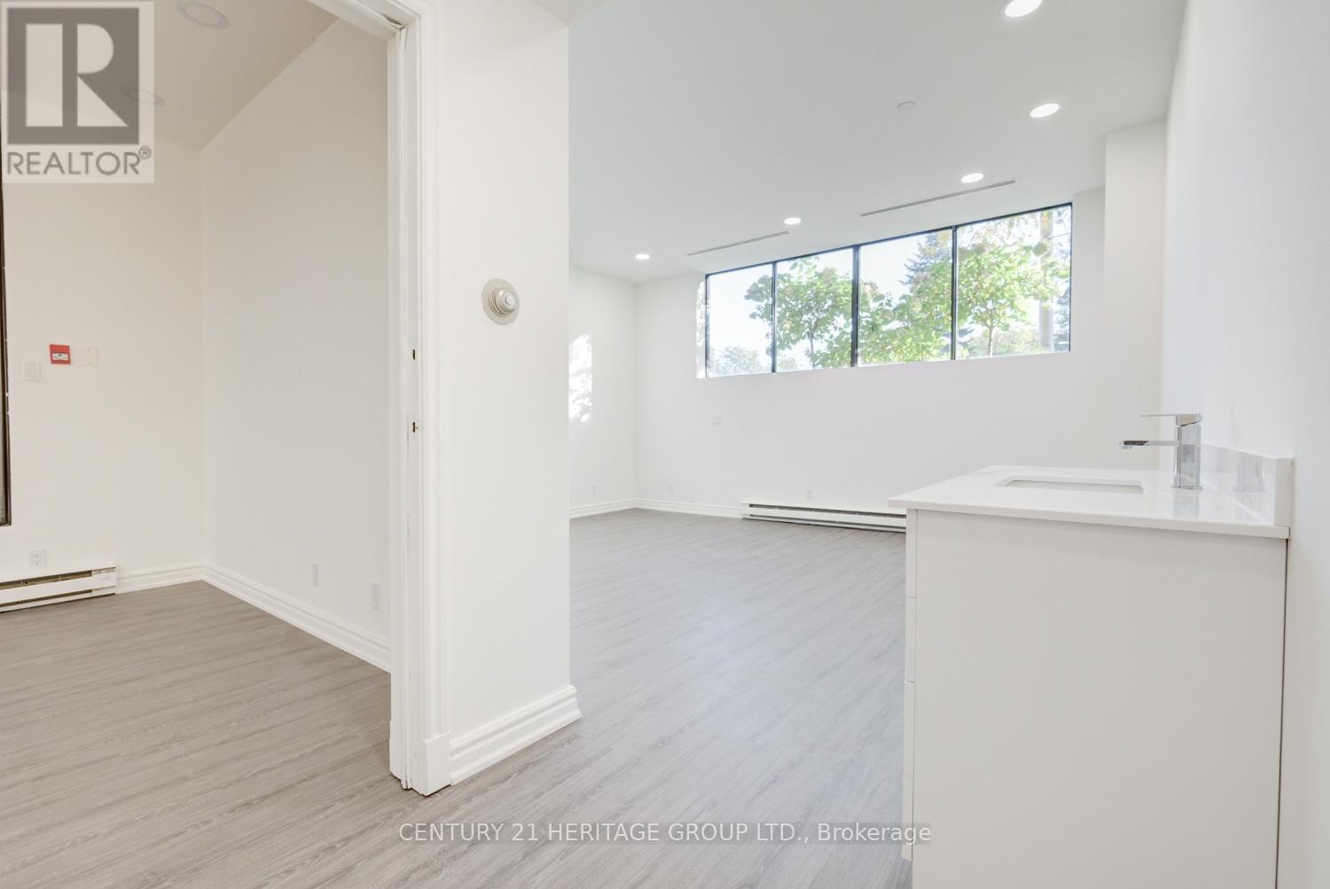 101 - 2900 Yonge Street, Toronto, Ontario  M4N 3N8 - Photo 30 - C12425173