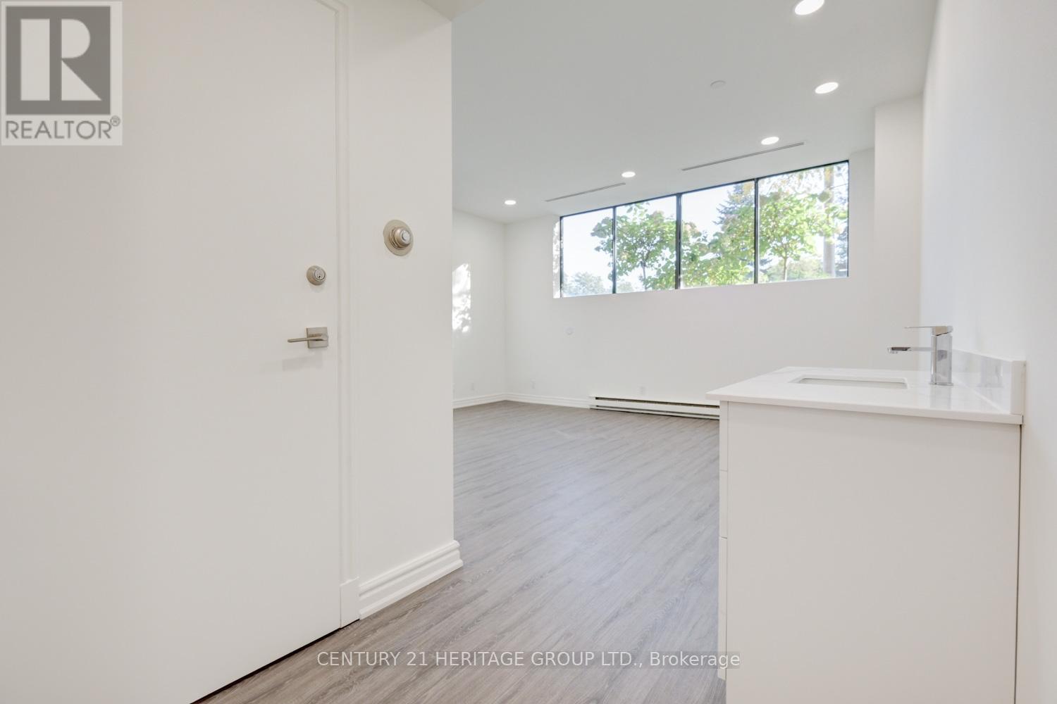 101 - 2900 Yonge Street, Toronto, Ontario  M4N 3N8 - Photo 31 - C12425173
