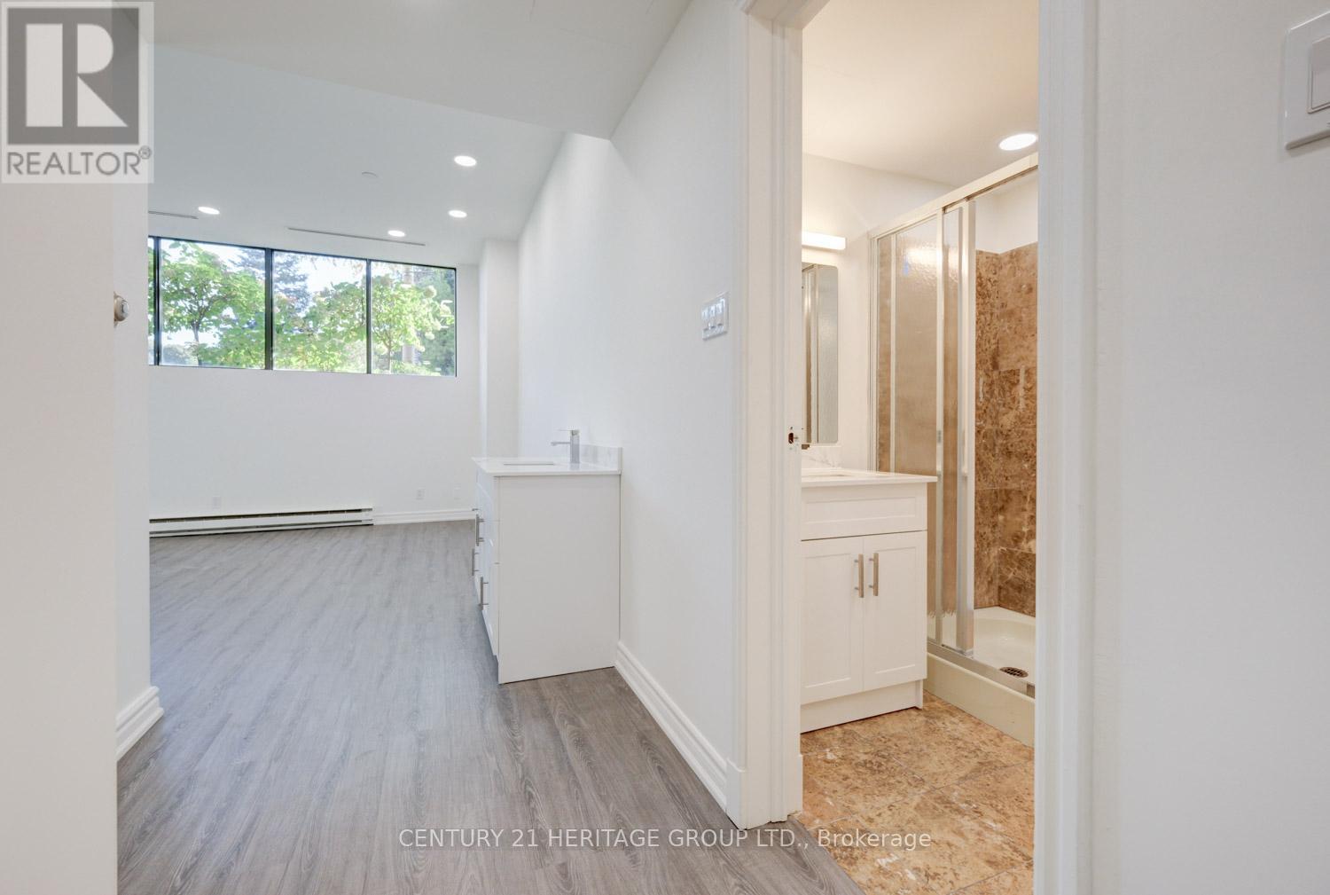 101 - 2900 Yonge Street, Toronto, Ontario  M4N 3N8 - Photo 42 - C12425173