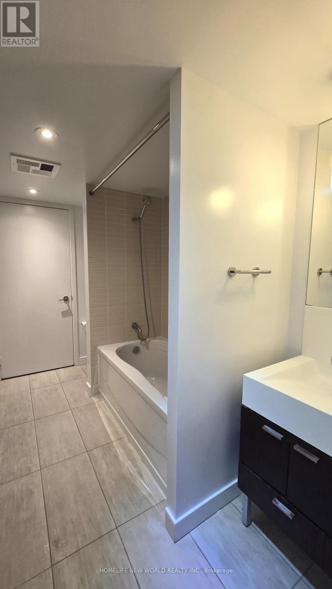 904 - 110 Charles Street E, Toronto, Ontario  M4Y 1T5 - Photo 6 - C12457446