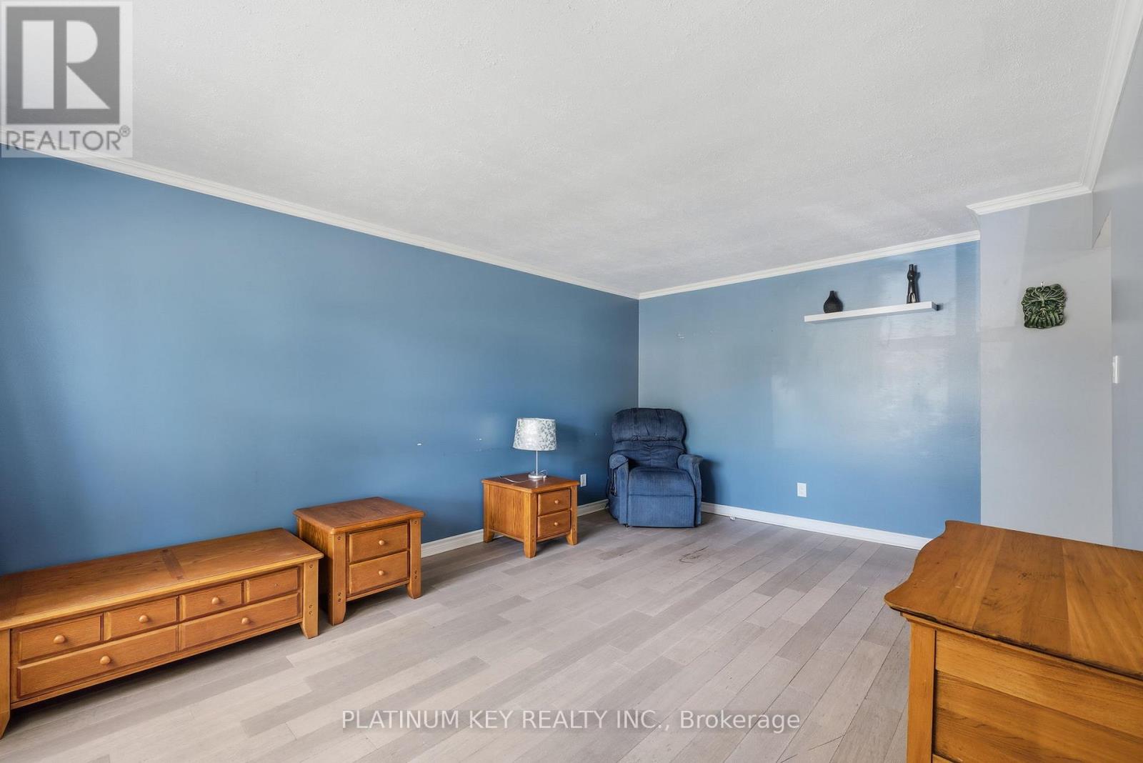 33 Court Lane, London East, Ontario  N5W 5M6 - Photo 13 - X12455251