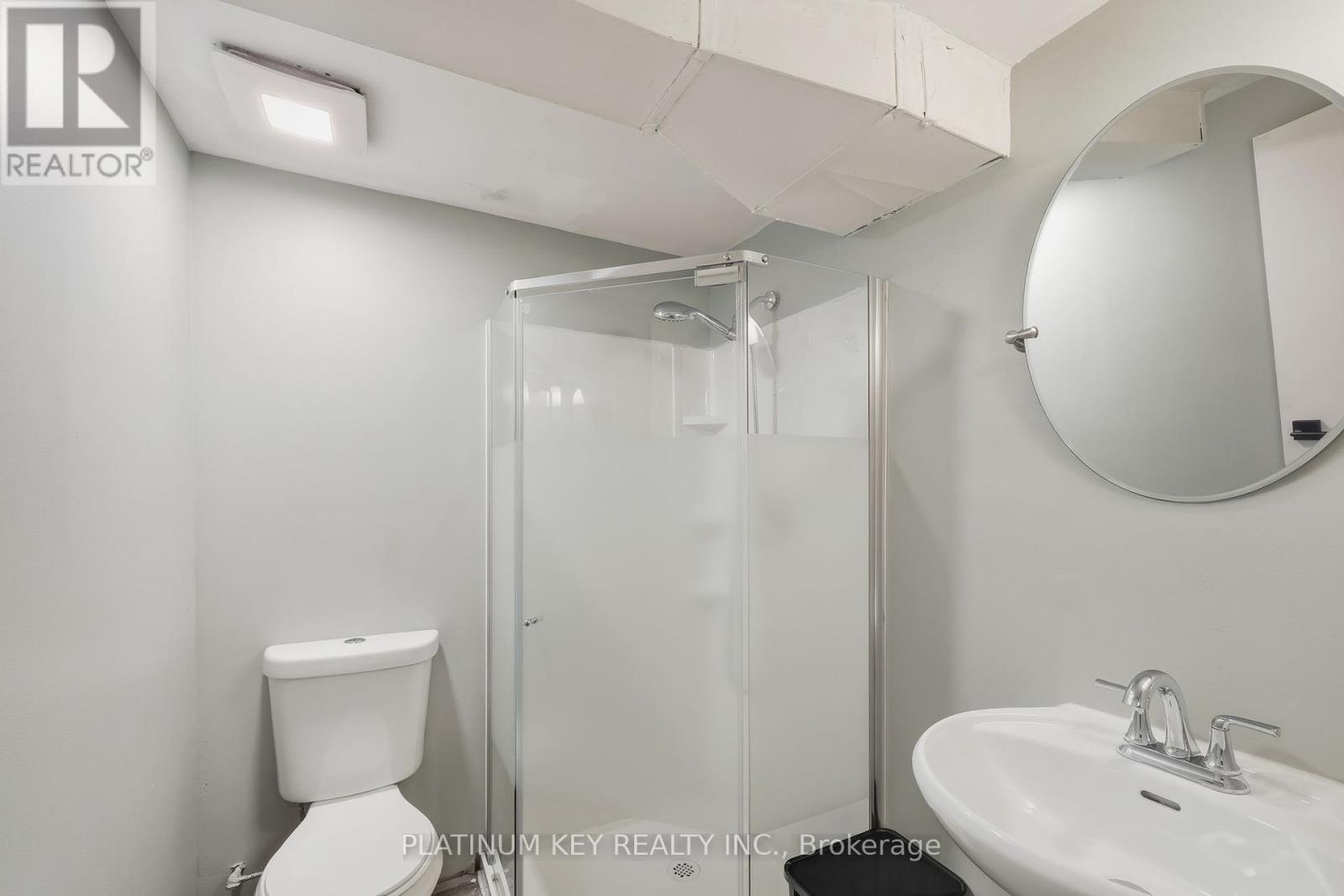 33 Court Lane, London East, Ontario  N5W 5M6 - Photo 22 - X12455251