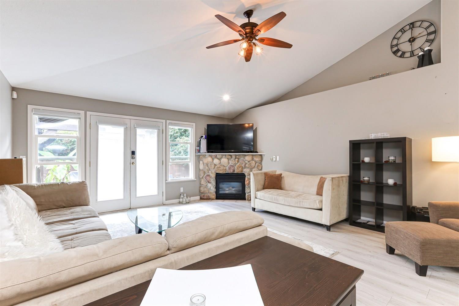 18260 69 Avenue, Surrey, British Columbia  V3S 9H5 - Photo 4 - R3057453
