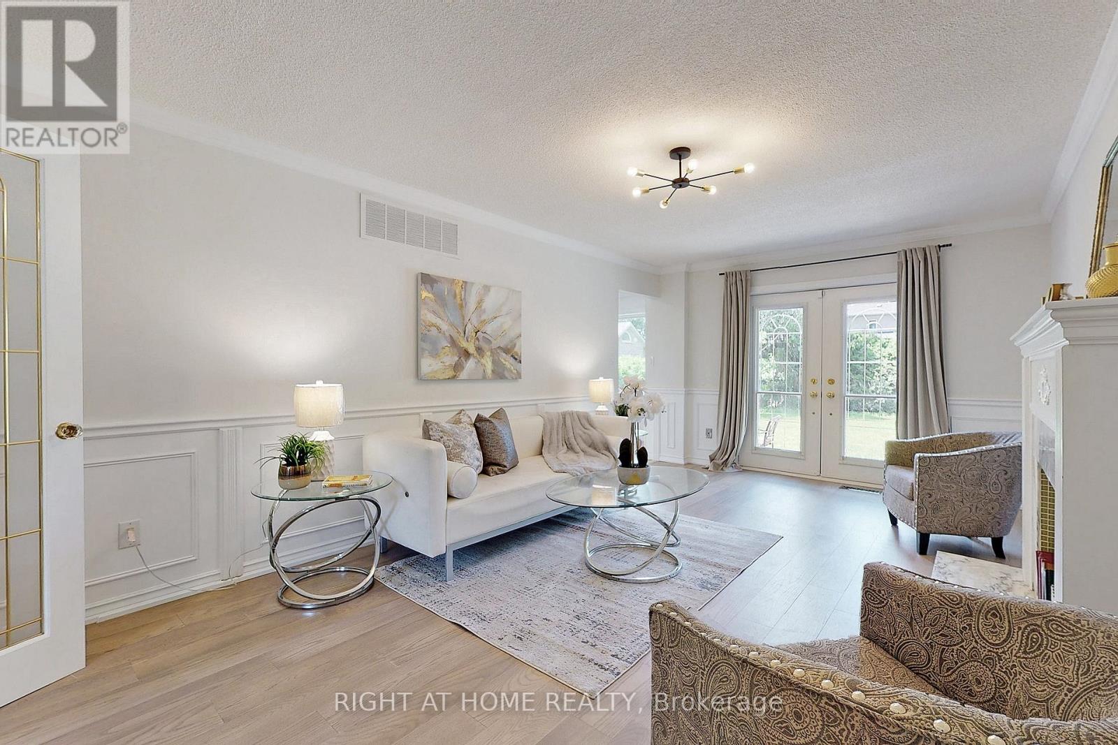 350 Sunset Beach Road, Richmond Hill, Ontario  L4E 3H9 - Photo 10 - N12457467