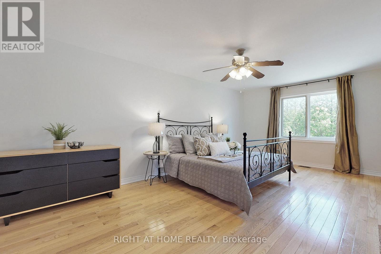 350 Sunset Beach Road, Richmond Hill, Ontario  L4E 3H9 - Photo 22 - N12457467