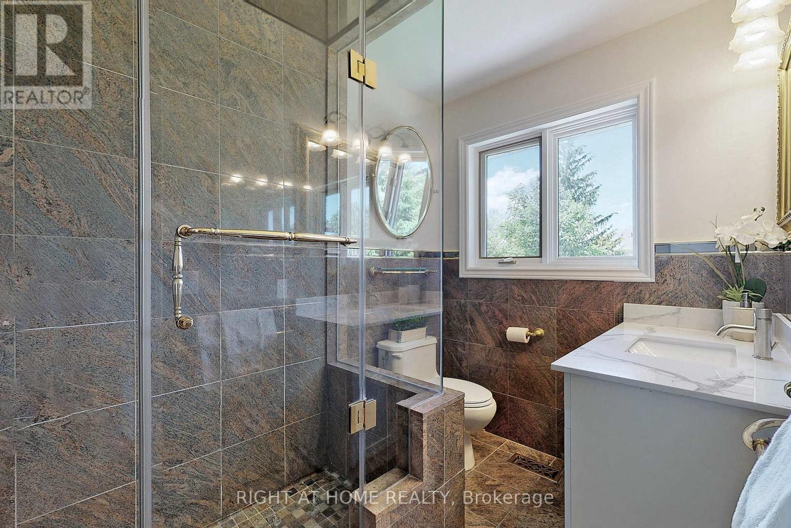 350 Sunset Beach Road, Richmond Hill, Ontario  L4E 3H9 - Photo 24 - N12457467