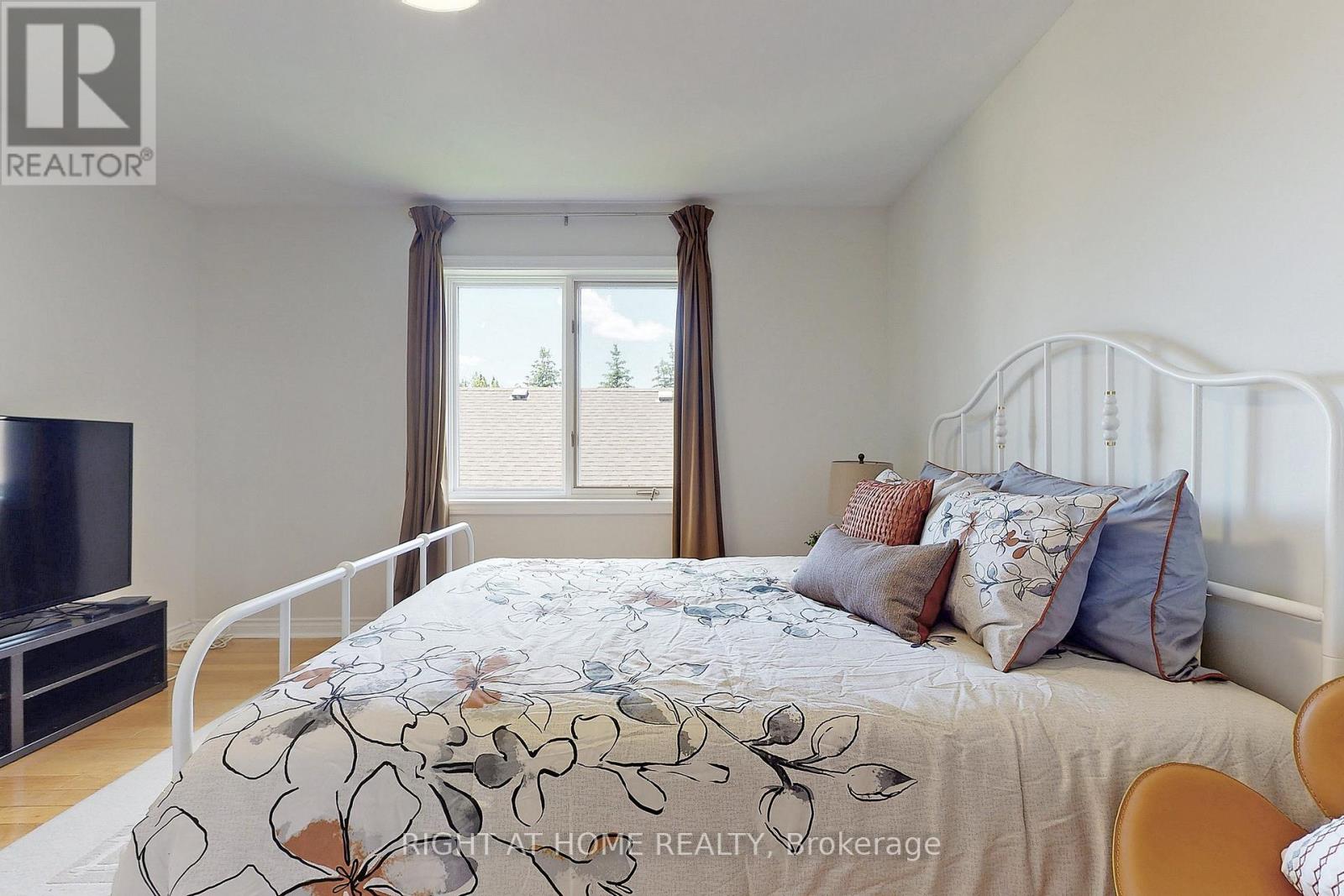 350 Sunset Beach Road, Richmond Hill, Ontario  L4E 3H9 - Photo 28 - N12457467