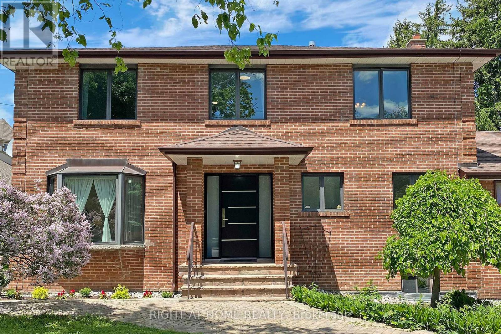 350 Sunset Beach Road, Richmond Hill, Ontario  L4E 3H9 - Photo 3 - N12457467