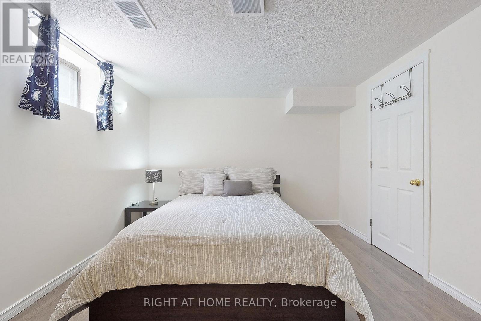 350 Sunset Beach Road, Richmond Hill, Ontario  L4E 3H9 - Photo 37 - N12457467