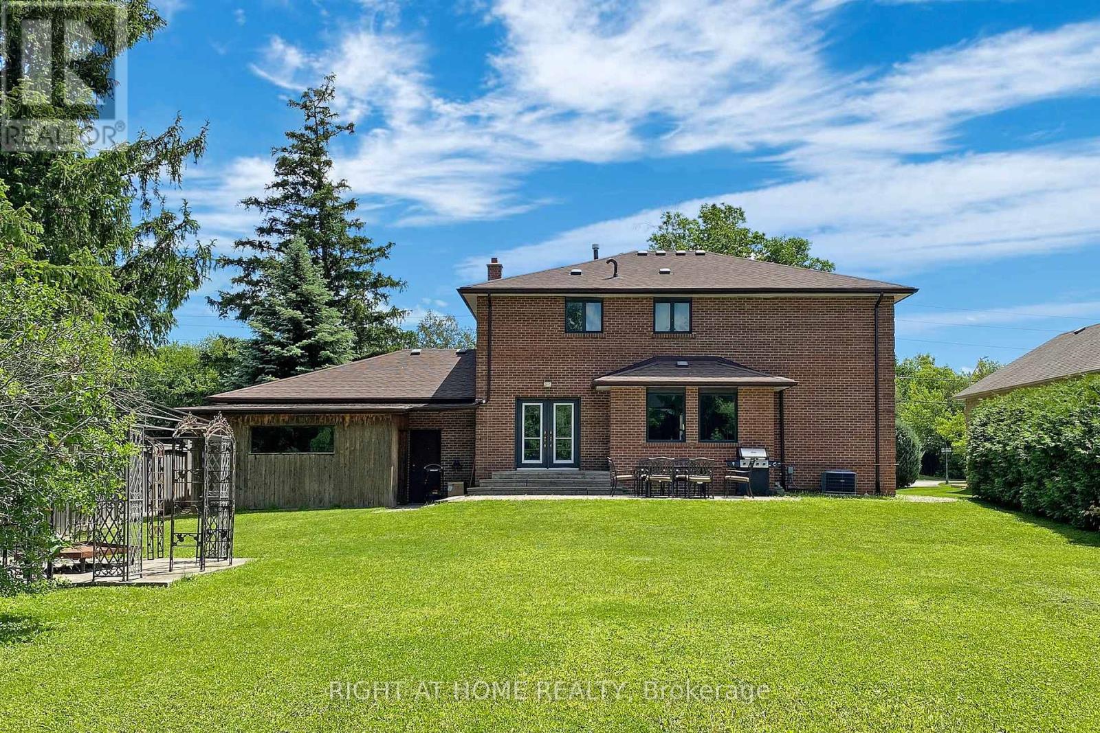 350 Sunset Beach Road, Richmond Hill, Ontario  L4E 3H9 - Photo 40 - N12457467