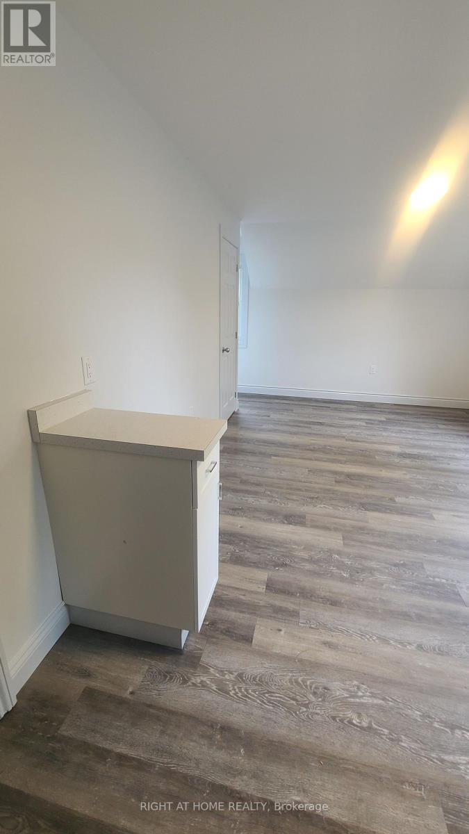 2nd Floor - 639 Ontario Street, Stratford, Ontario  N5A 3J6 - Photo 4 - X12256163