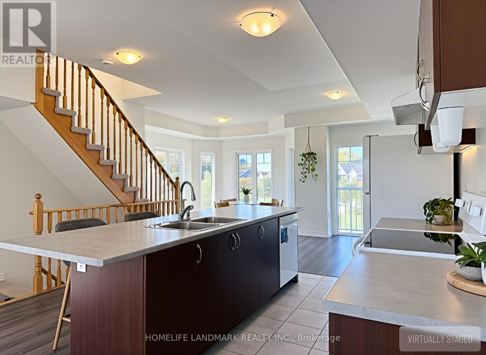 30 Village Gate Drive, Wasaga Beach, Ontario  L9Z 0J7 - Photo 13 - S12457433