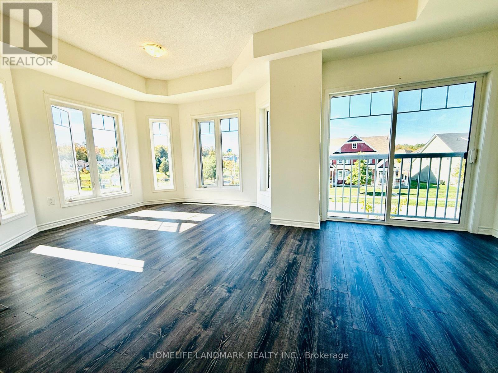 30 Village Gate Drive, Wasaga Beach, Ontario  L9Z 0J7 - Photo 22 - S12457433