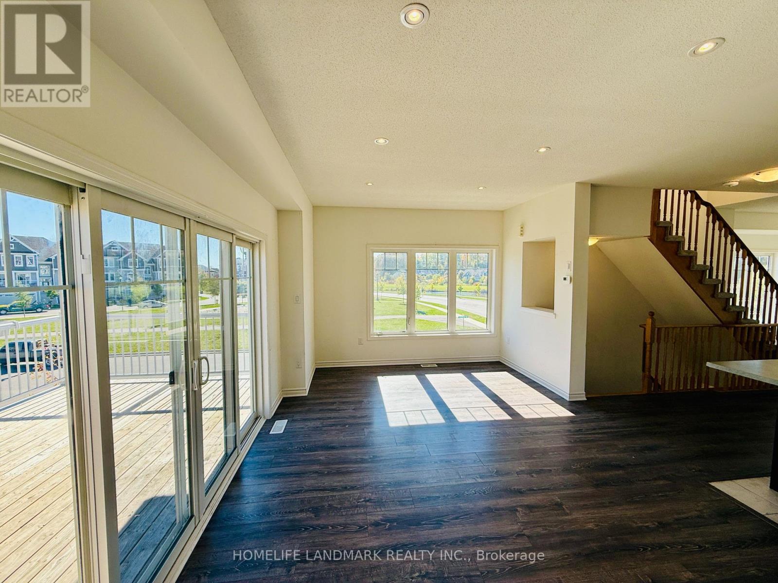 30 Village Gate Drive, Wasaga Beach, Ontario  L9Z 0J7 - Photo 31 - S12457433