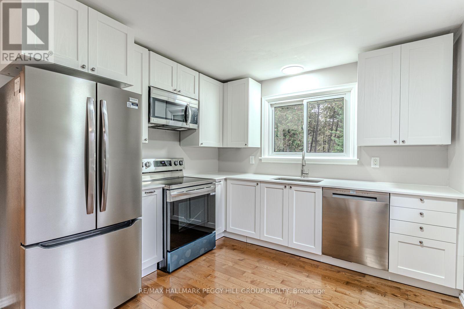 537 Huronia Road, Barrie, Ontario  L4N 8X3 - Photo 2 - S12457458