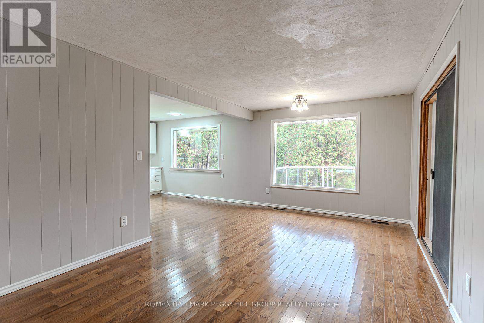 537 Huronia Road, Barrie, Ontario  L4N 8X3 - Photo 9 - S12457458