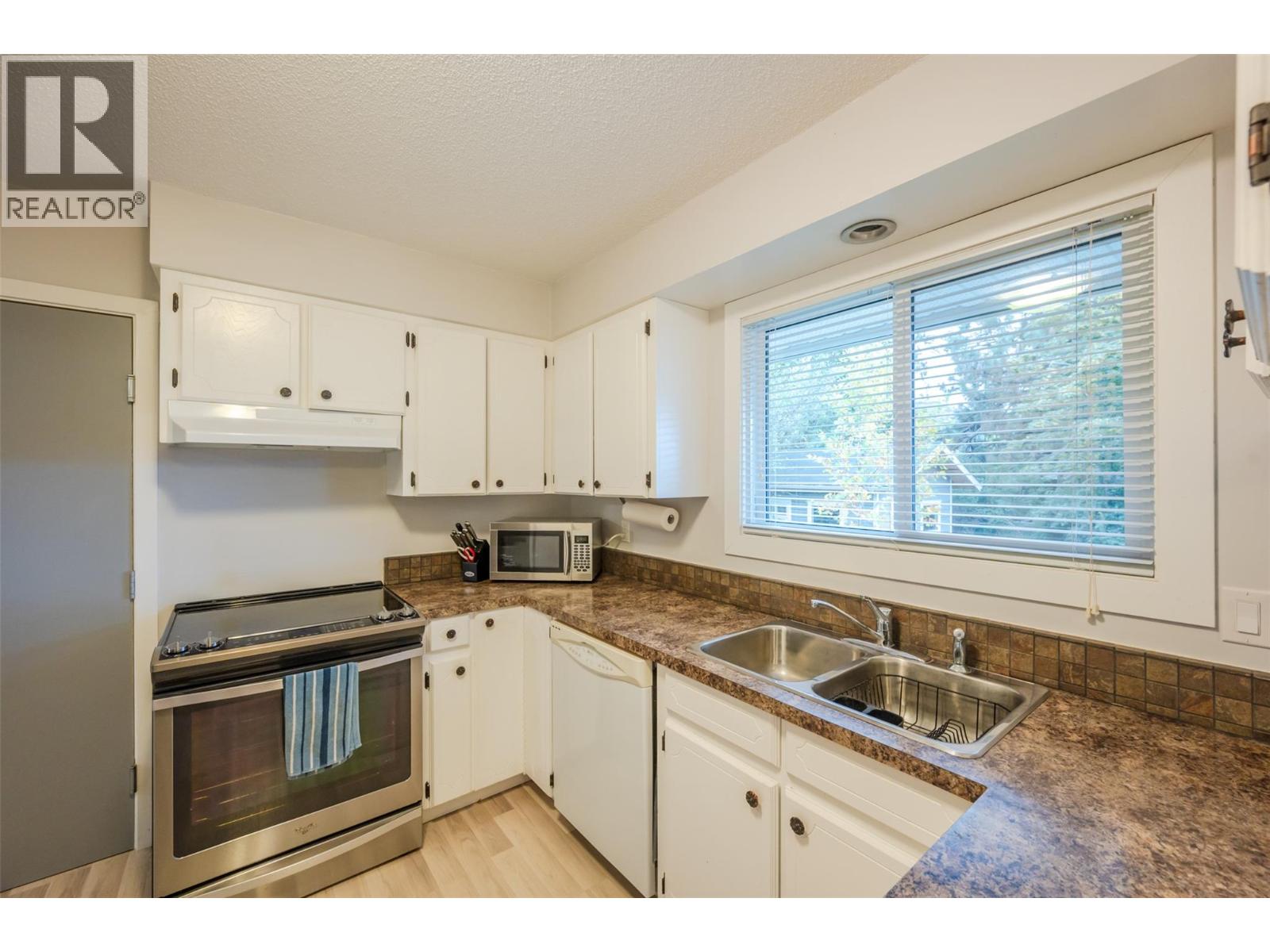 1306 Duncan Avenue E, Penticton, British Columbia  V2A 2X4 - Photo 10 - 10365670