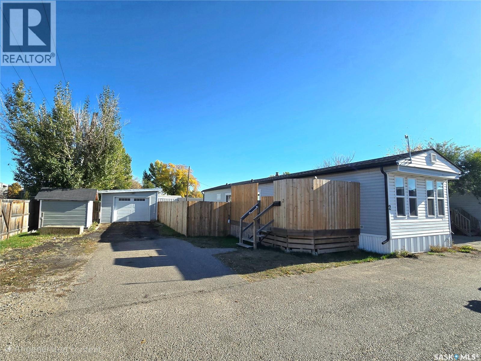 2 219 Grant Street, Saskatoon, Saskatchewan  S7N 2A5 - Photo 1 - SK020644