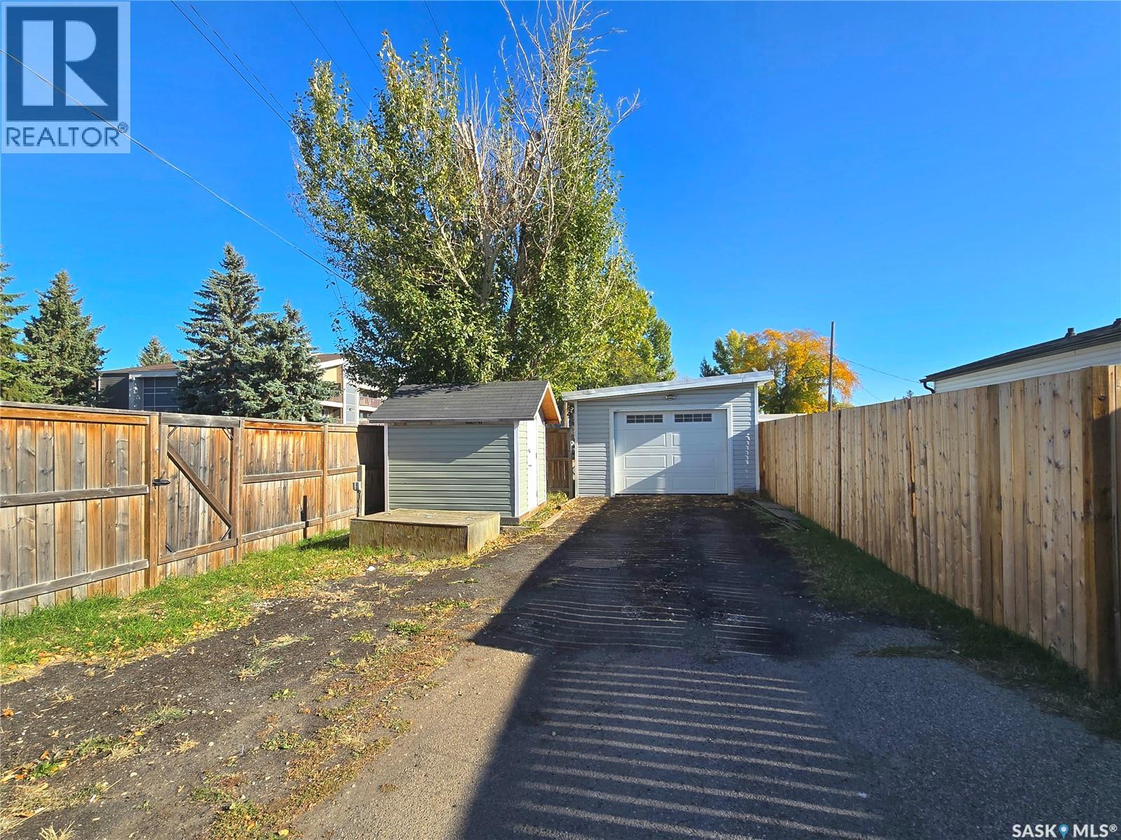 2 219 Grant Street, Saskatoon, Saskatchewan  S7N 2A5 - Photo 2 - SK020644