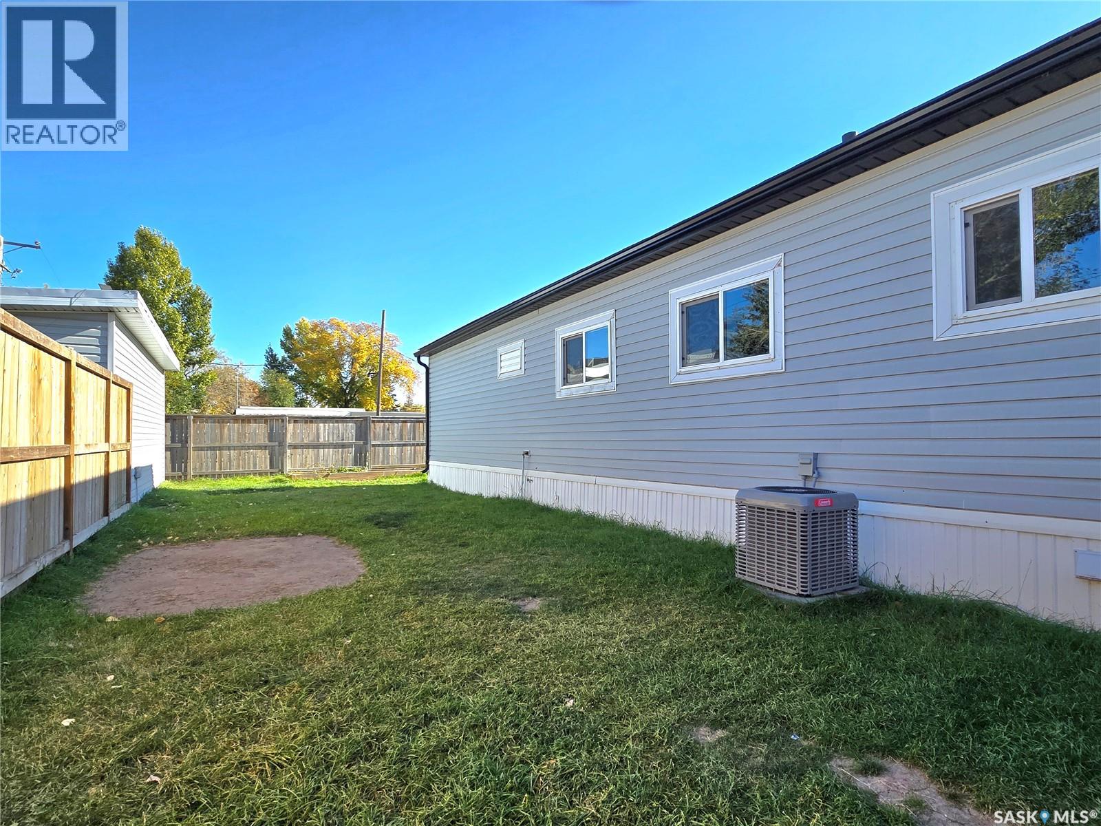 2 219 Grant Street, Saskatoon, Saskatchewan  S7N 2A5 - Photo 3 - SK020644