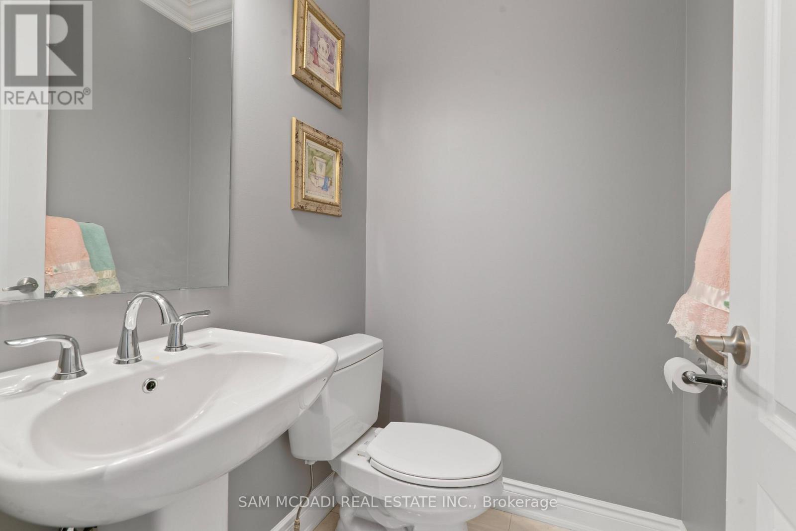 2469 Chateau Common, Oakville, Ontario  L6M 0S1 - Photo 7 - W12457435