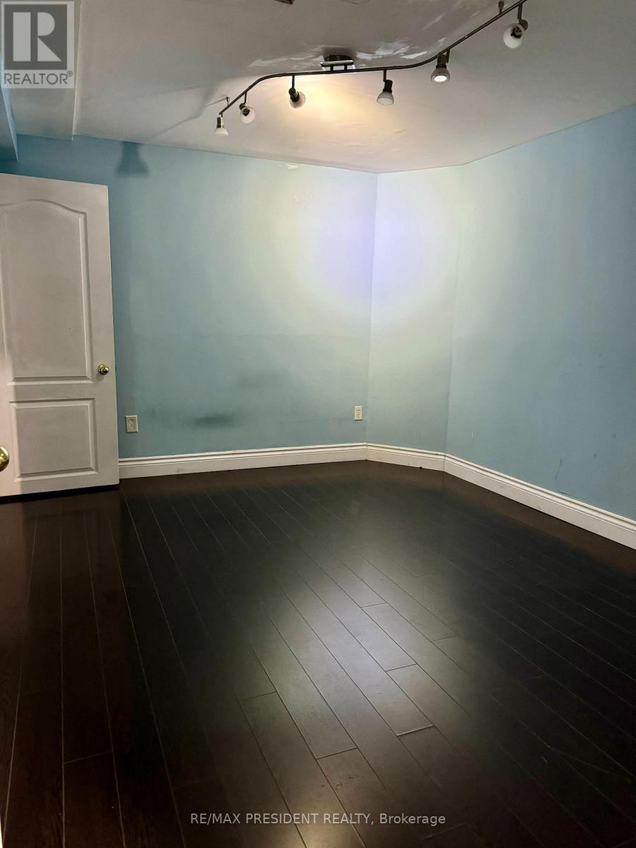 38 Nectarine Crescent, Brampton, Ontario  L6S 5Z1 - Photo 12 - W12457439