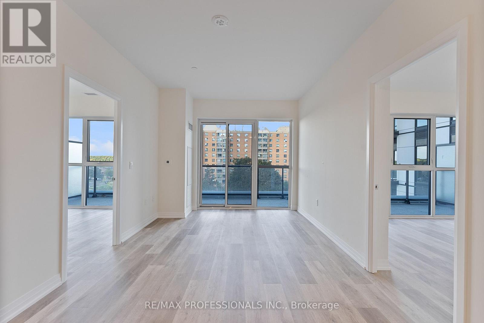 410 - 15 Watergarden Drive, Mississauga, Ontario  L5R 0H4 - Photo 16 - W12457440