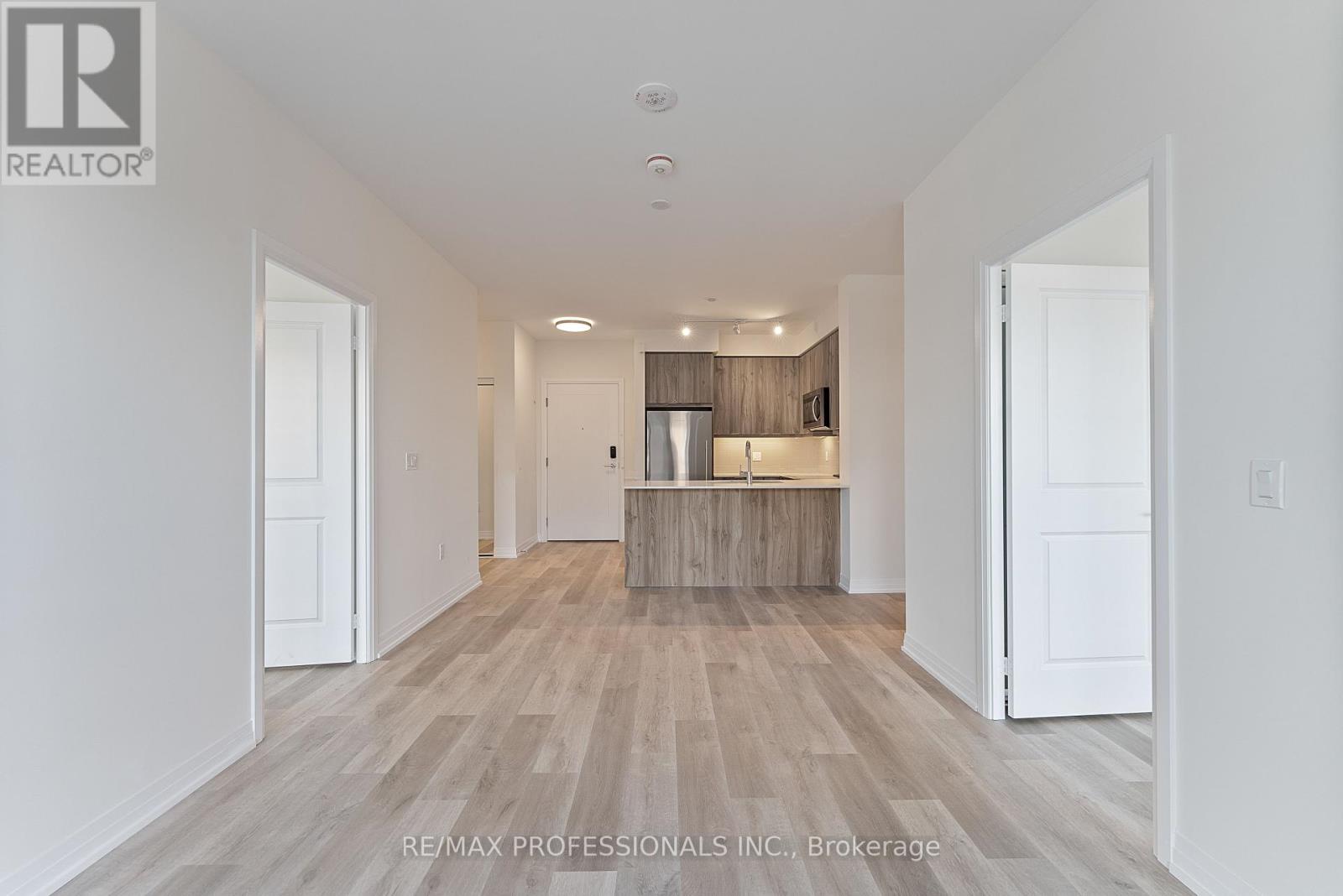410 - 15 Watergarden Drive, Mississauga, Ontario  L5R 0H4 - Photo 19 - W12457440