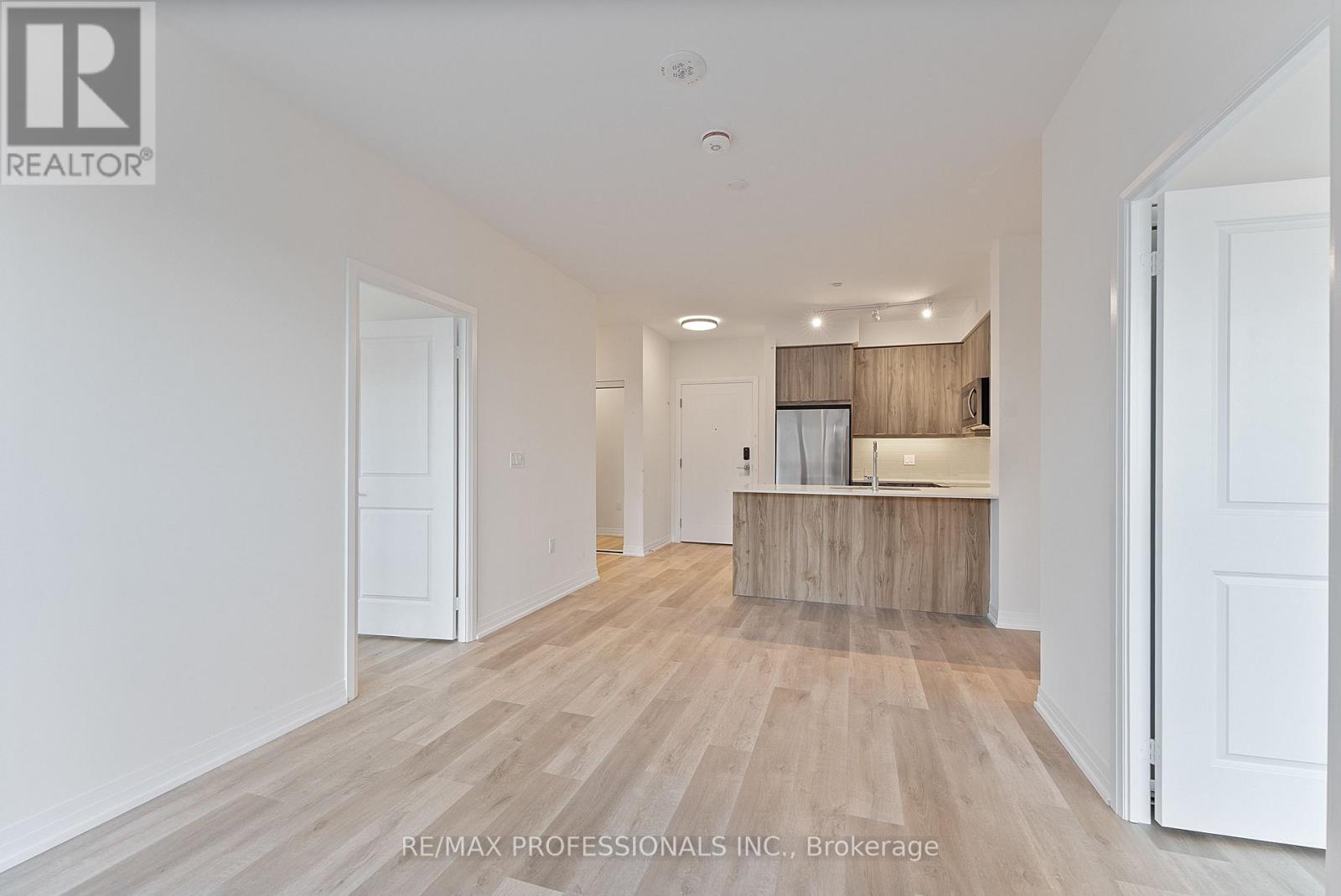 410 - 15 Watergarden Drive, Mississauga, Ontario  L5R 0H4 - Photo 20 - W12457440