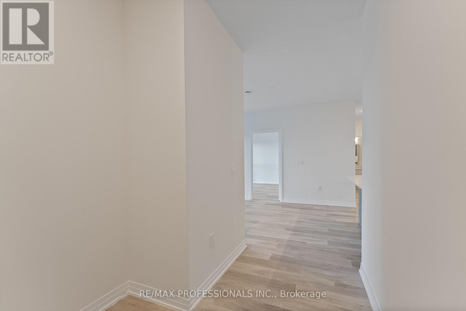 410 - 15 Watergarden Drive, Mississauga, Ontario  L5R 0H4 - Photo 23 - W12457440