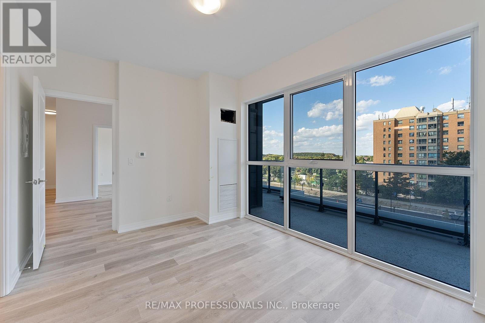 410 - 15 Watergarden Drive, Mississauga, Ontario  L5R 0H4 - Photo 25 - W12457440