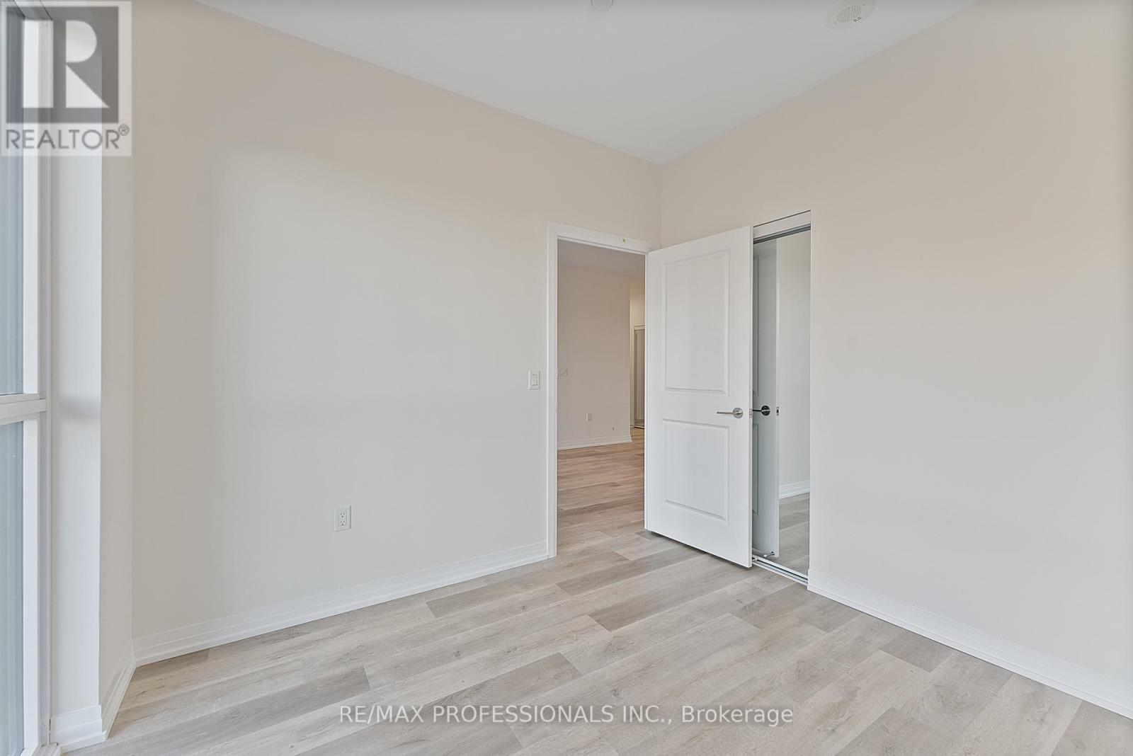 410 - 15 Watergarden Drive, Mississauga, Ontario  L5R 0H4 - Photo 32 - W12457440