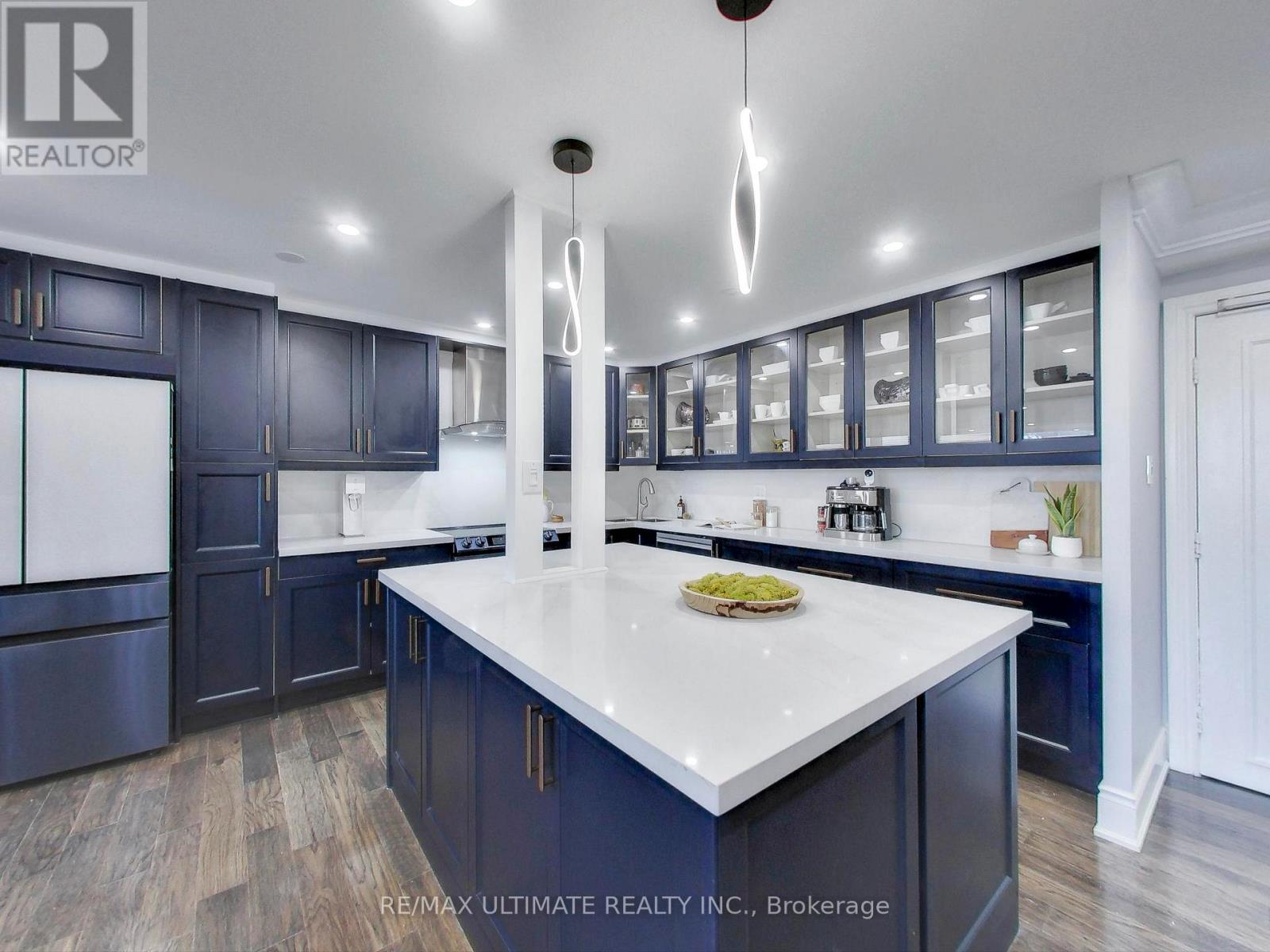 406 - 75 Emmett Avenue, Toronto, Ontario  M6M 5A7 - Photo 11 - W12457445