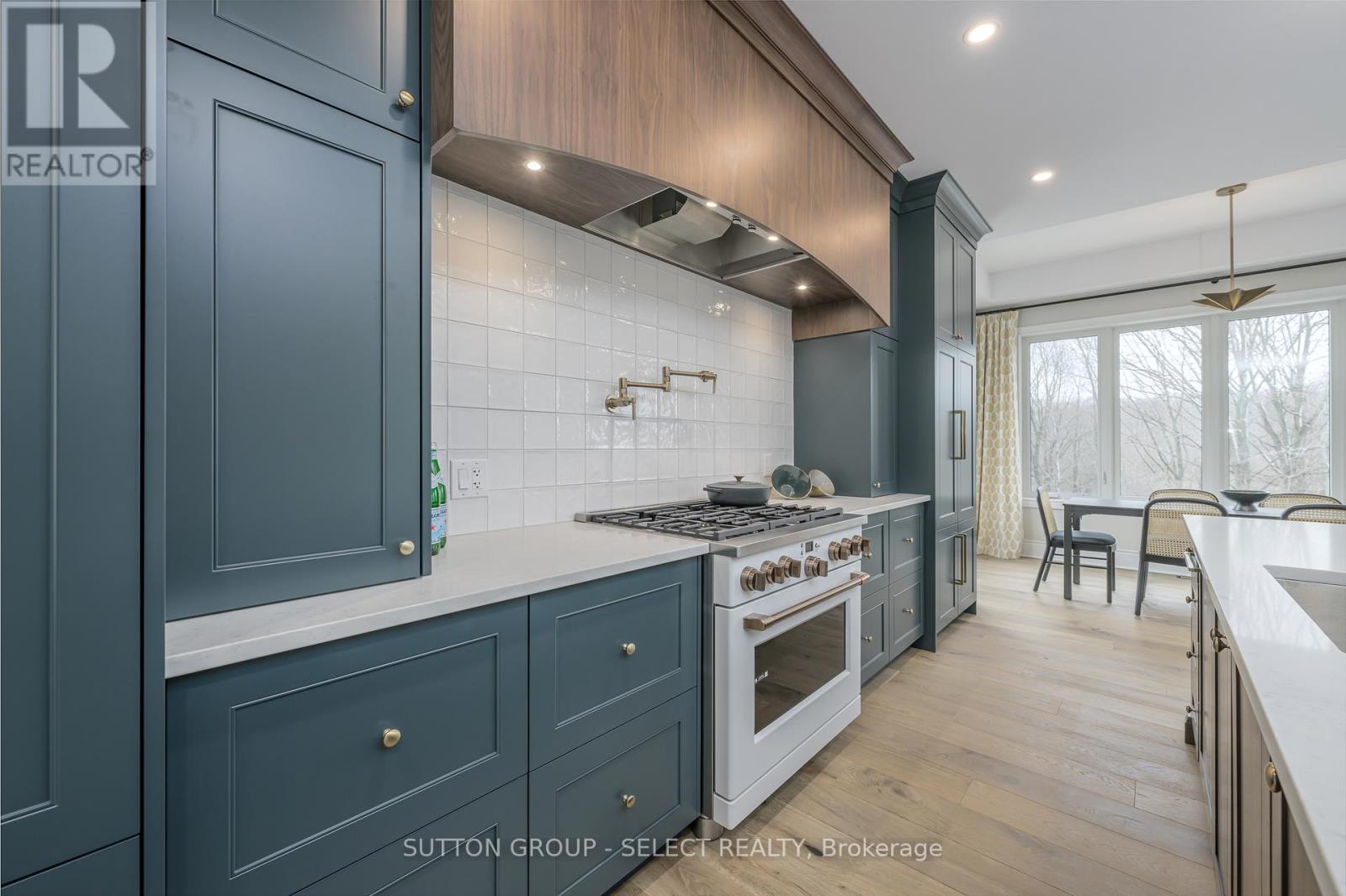 597 Creekview Chase, London North, Ontario  N6G 3X8 - Photo 12 - X12263663
