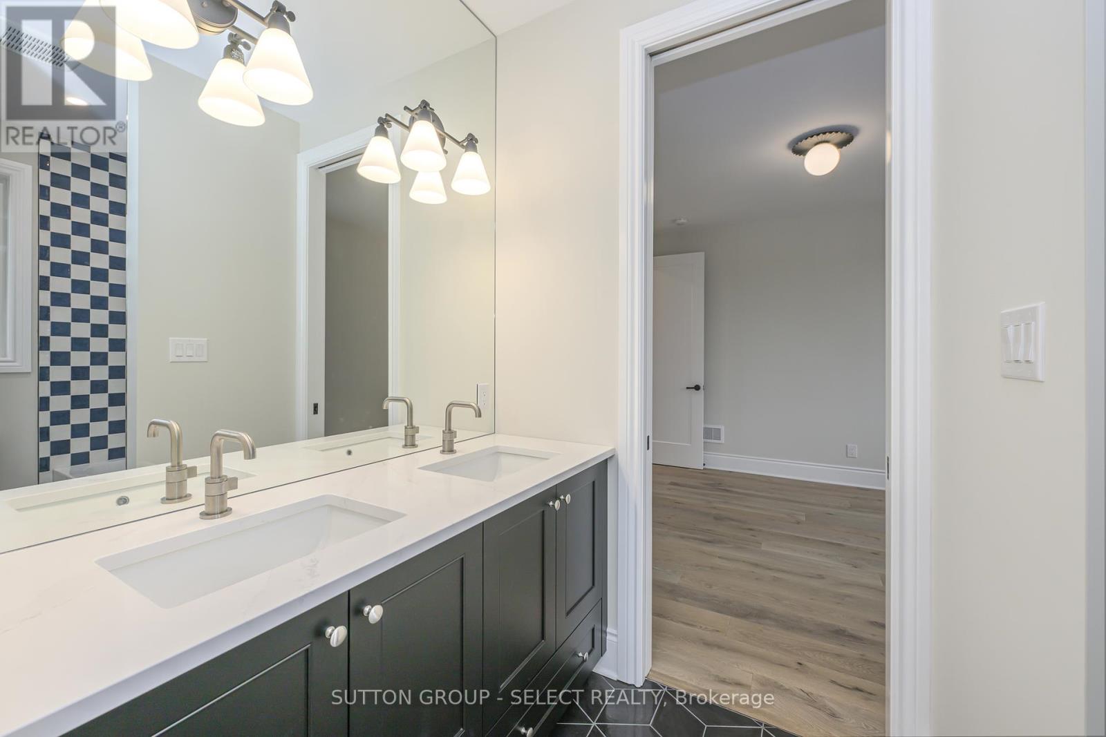597 Creekview Chase, London North, Ontario  N6G 3X8 - Photo 28 - X12263663