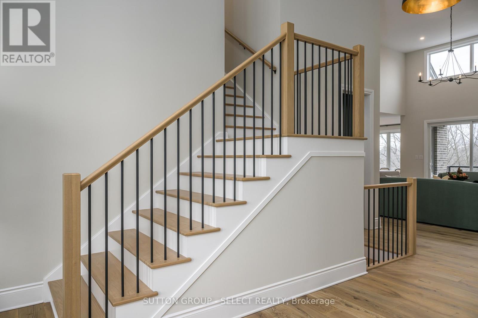 597 Creekview Chase, London North, Ontario  N6G 3X8 - Photo 4 - X12263663