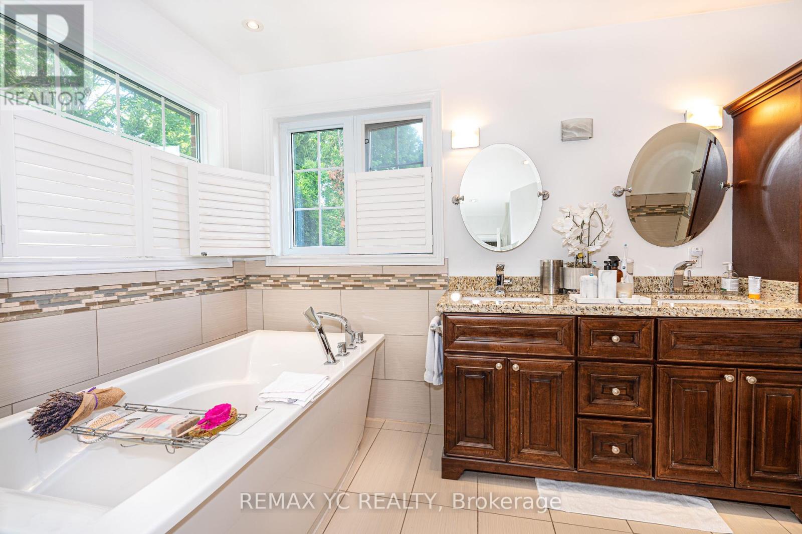 67 Fern Valley Crescent, Richmond Hill, Ontario  L4E 2J5 - Photo 23 - N12457468