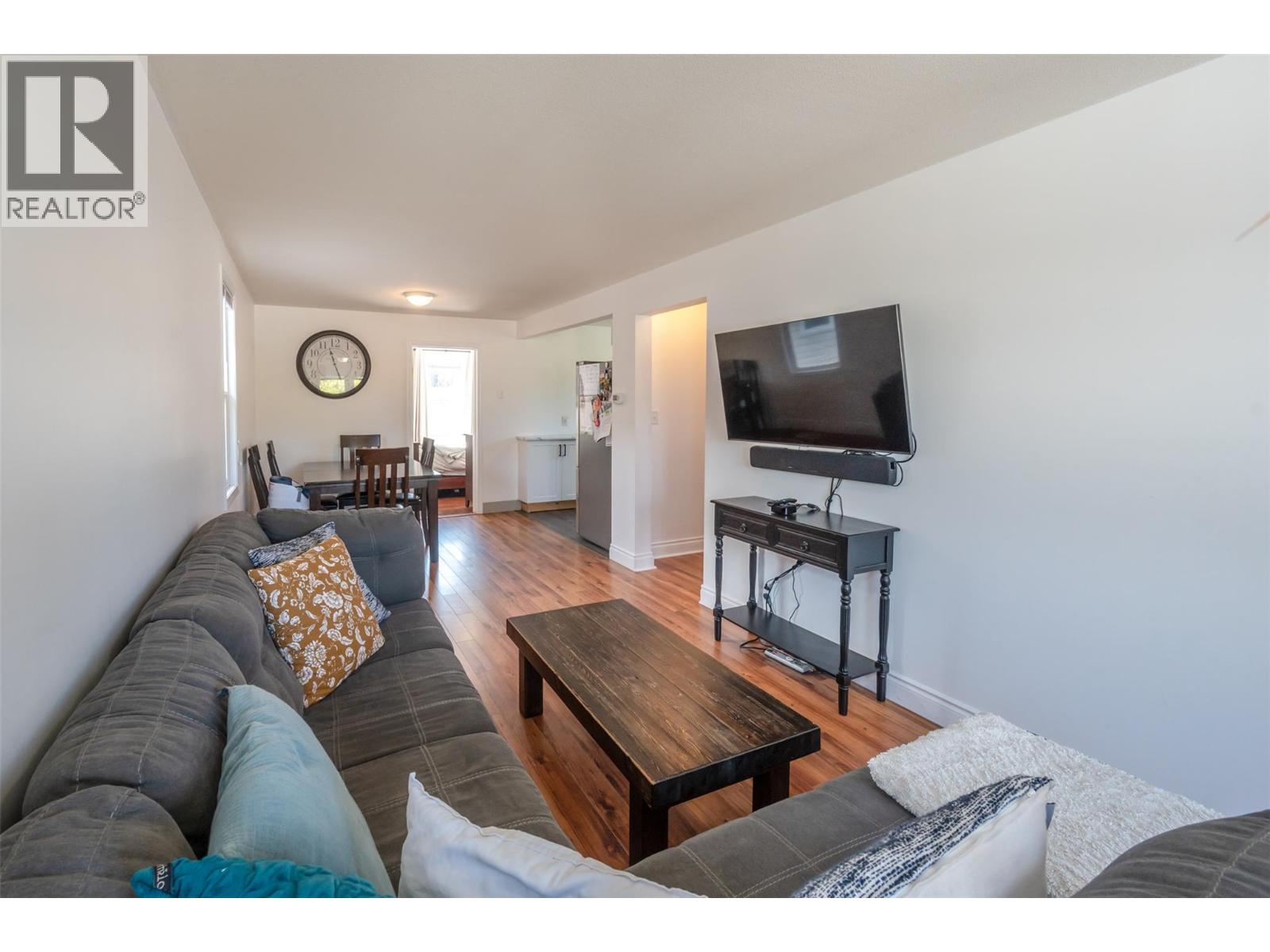 496 Wade Avenue W, Penticton, British Columbia  V2A 1V4 - Photo 3 - 10365618