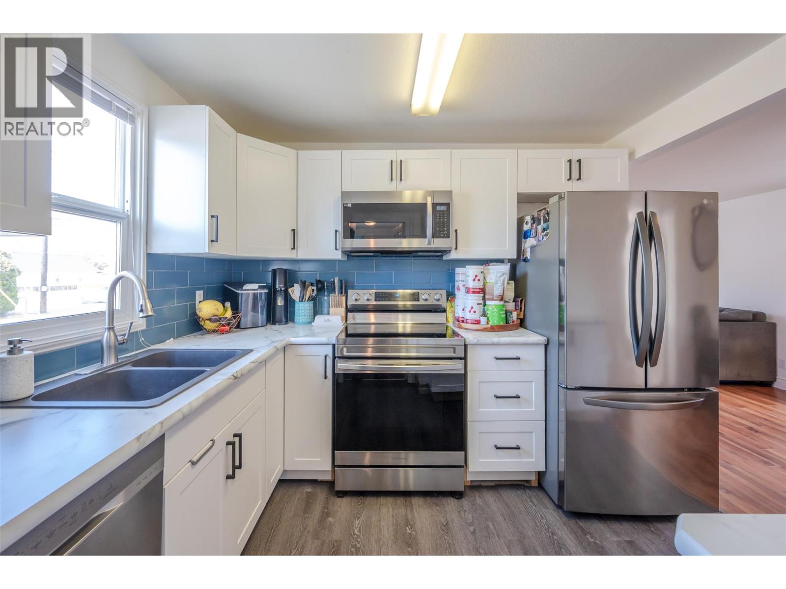 496 Wade Avenue W, Penticton, British Columbia  V2A 1V4 - Photo 4 - 10365618