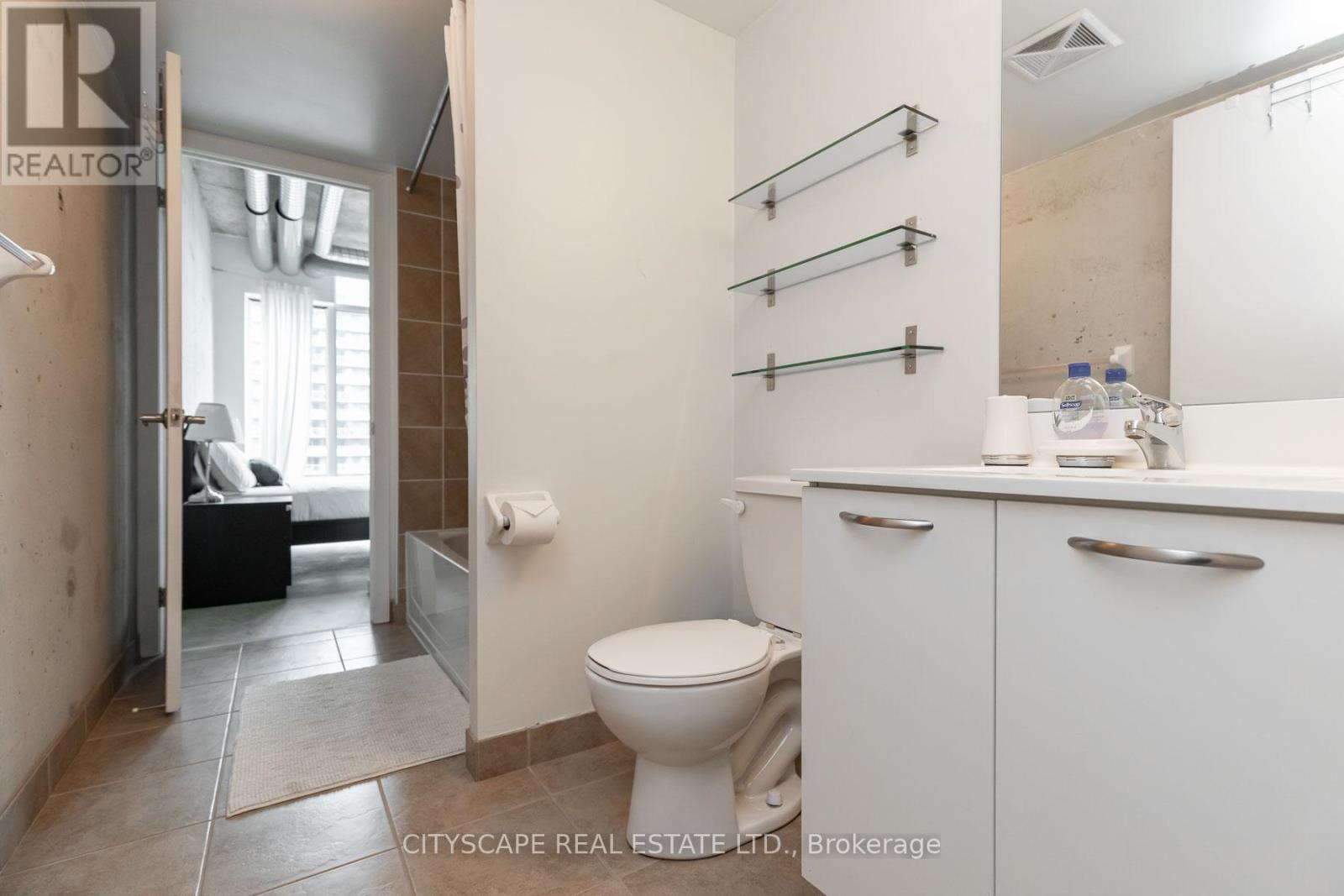 727 - 150 Sudbury Street, Toronto, Ontario  M6J 3S8 - Photo 8 - W12452716