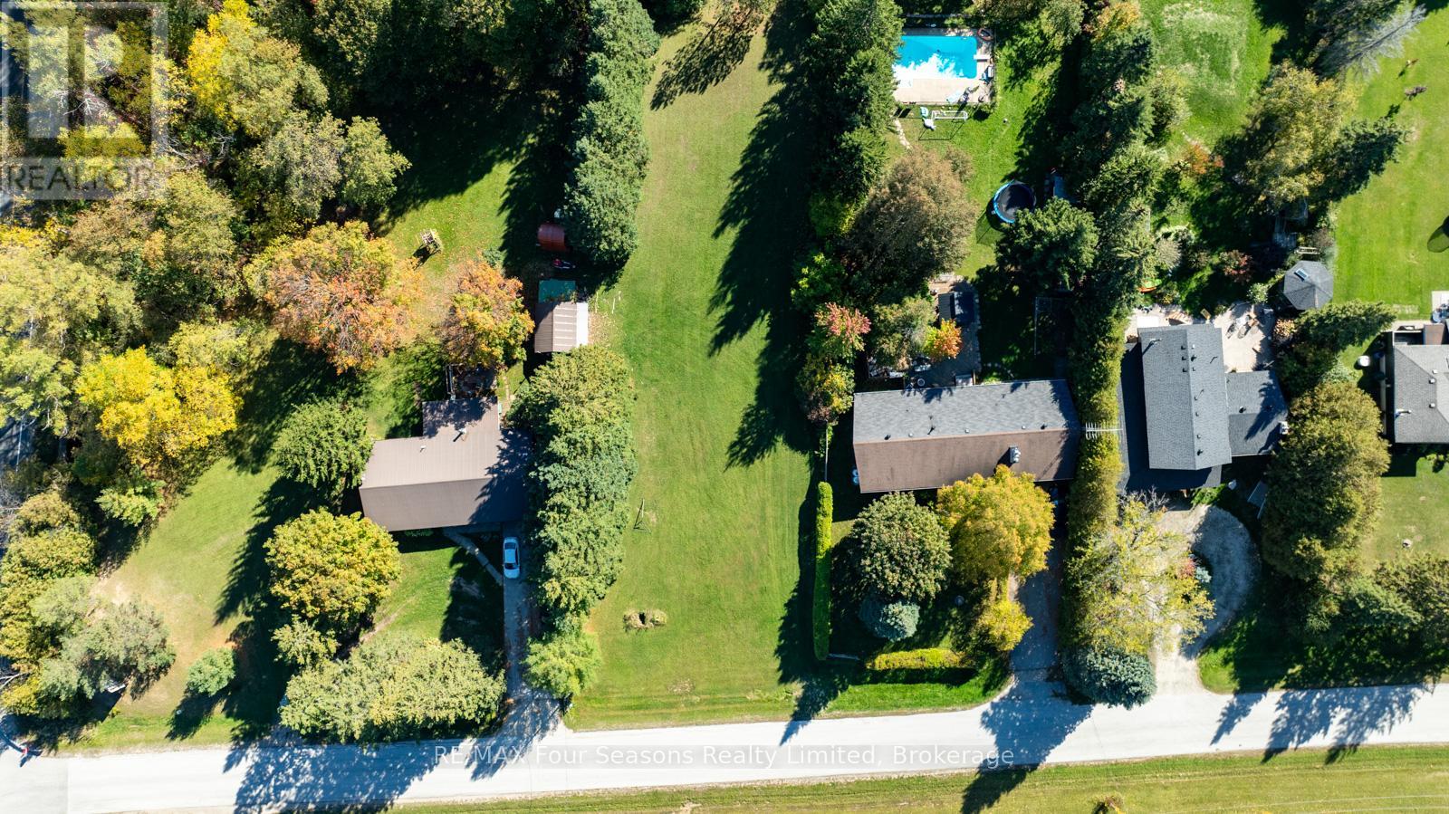 5 Caddo Drive, Clearview, Ontario  L9Y 3Y9 - Photo 4 - S12457538