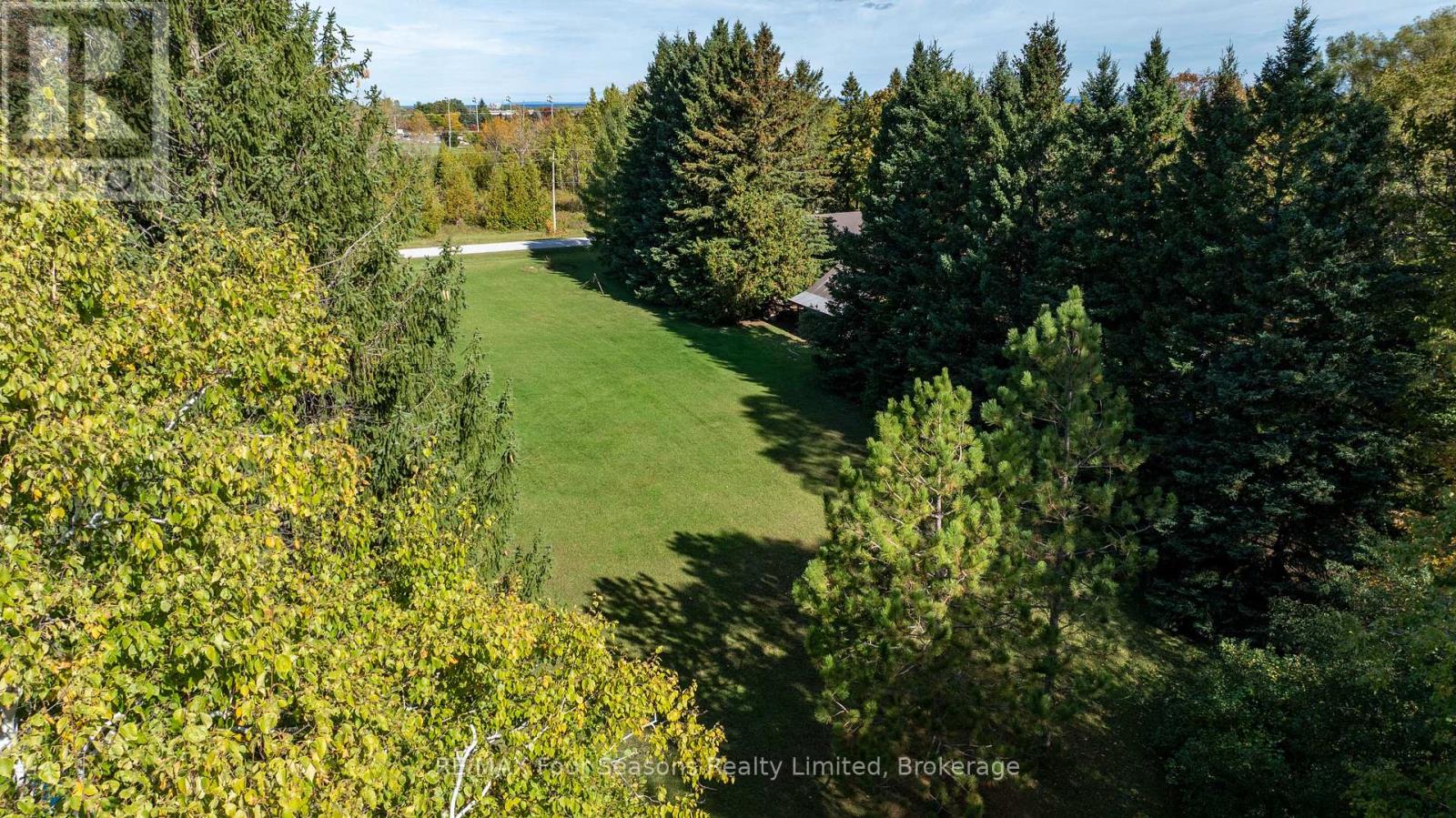 5 Caddo Drive, Clearview, Ontario  L9Y 3Y9 - Photo 9 - S12457538
