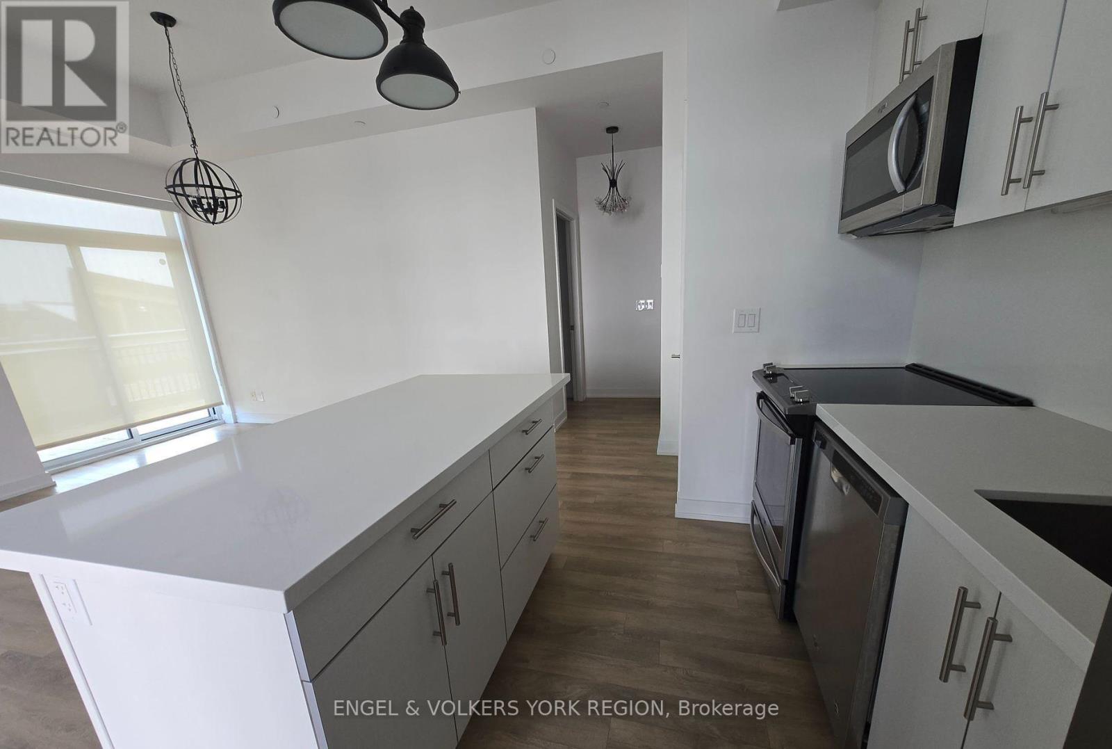 127 - 331 Broward Way S, Innisfil, Ontario  L9S 0M7 - Photo 5 - N12272746
